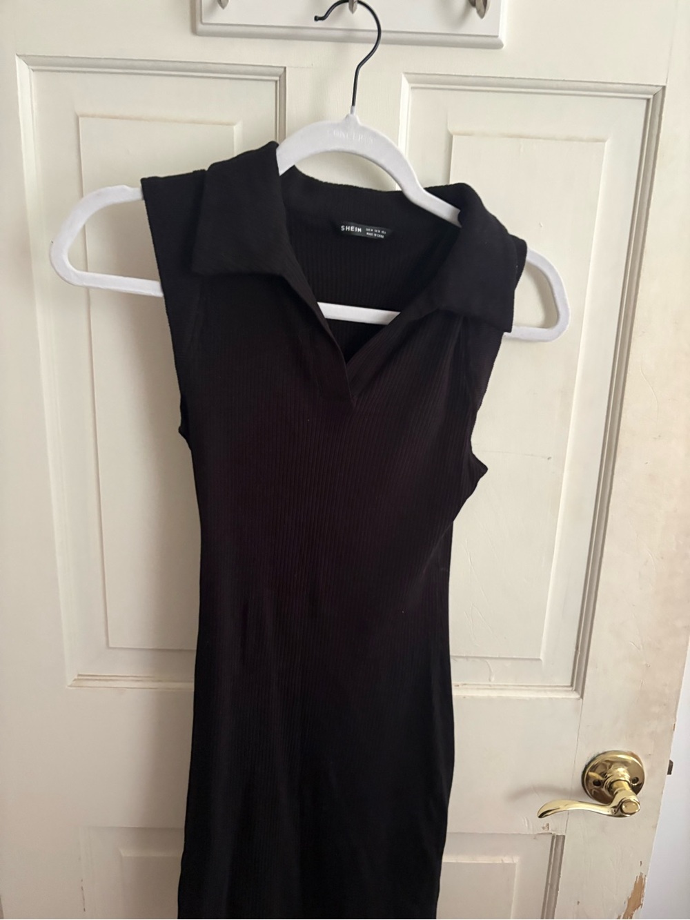 SHEIN Black Ribbed Sleeveless Polo Tank